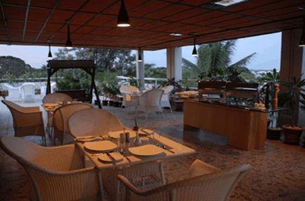 Hotel Bhagyalaxmi Širdi Restaurace fotografie
