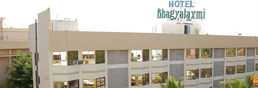 Hotel Bhagyalaxmi Širdi Exteriér fotografie