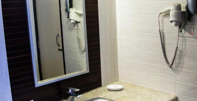 Hotel Bhagyalaxmi Širdi Exteriér fotografie