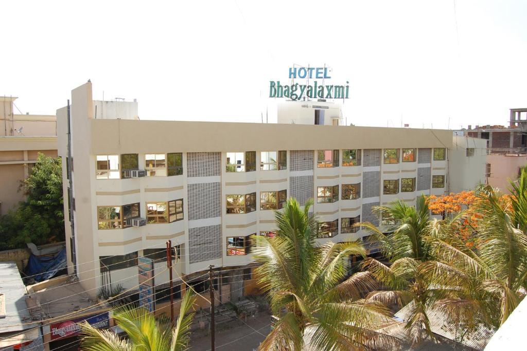 Hotel Bhagyalaxmi Širdi Exteriér fotografie